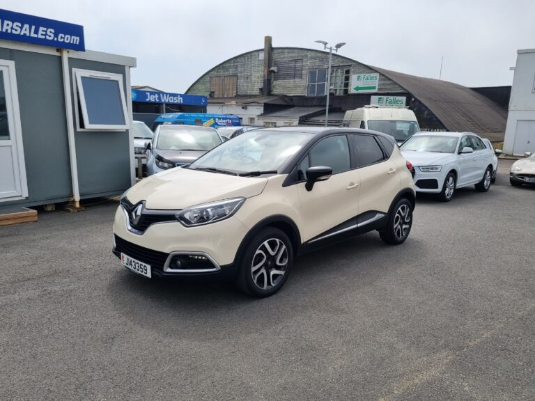 2017 RENAULT CAPTUR 1.5dCi (90bhp) ENERGY DYNAMIQUE S NAV **NAVIGATION**PARKING SENSORS**FULL SERVICE HISTORY** ONLY £9995