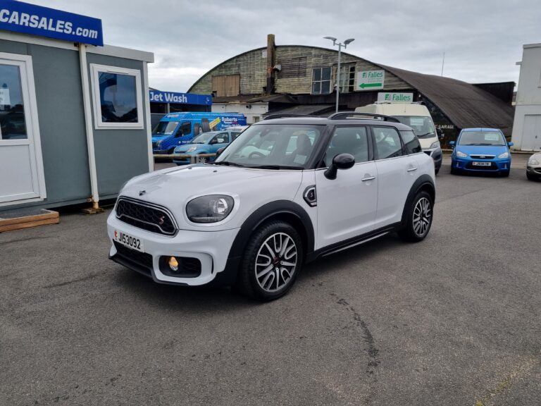 2019 MINI COUNTRYMAN 2.0 (189bhp) COOPER (S) SPORT AUTOMATIC **ONLY 22800 MILES**BIG SPEC**JONH COOPER WORKS PACK** ONLY £18995