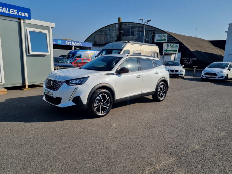 EV GRANT, YOU PAY £16495!!  DEC 2022 PEUGEOT E-2008 (136bhp) ALLURE PREMIUM  PLUS 100KW 50KWH 5DR **ONLY 1270 MILES**FULLY ELECTRIC**BIG SPEC** COST £35,945 NEW**